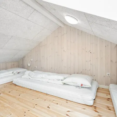 Merita - 600m From The Sea By Interhome